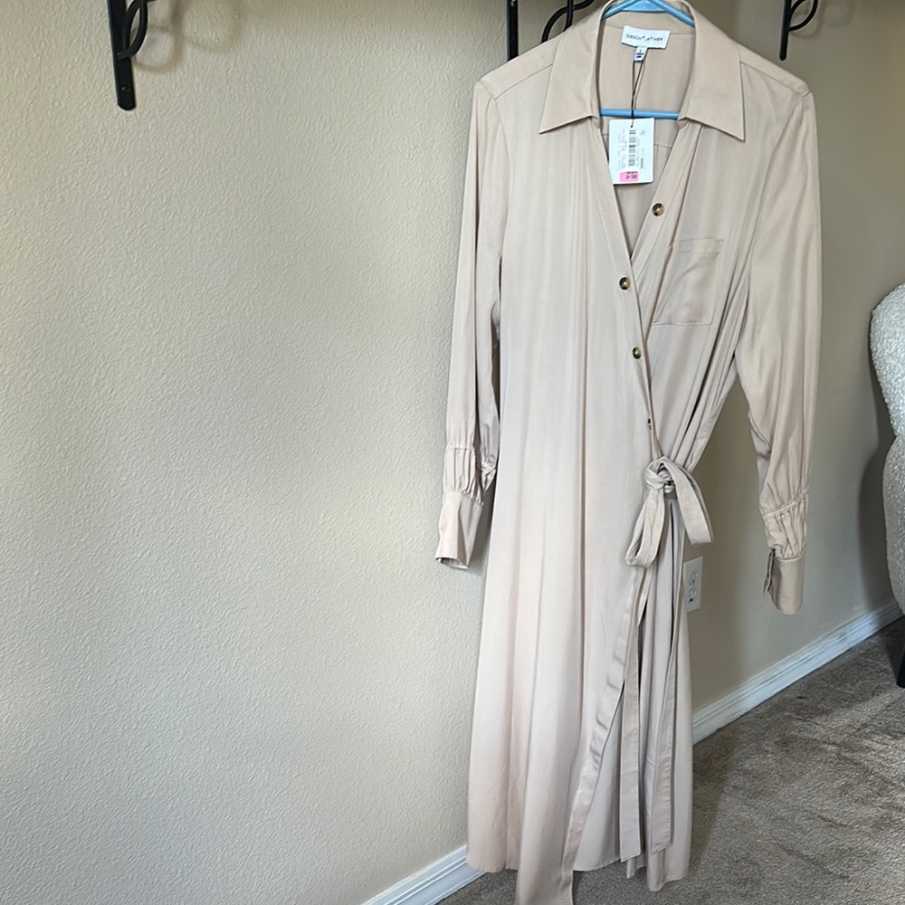 Gibson Latimer Cream Tan Wrap Dress Long Sleeve